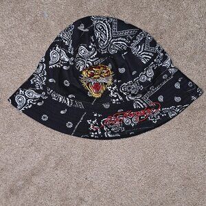 NWOT Ed Hardy Black Reversible Bucket Hat